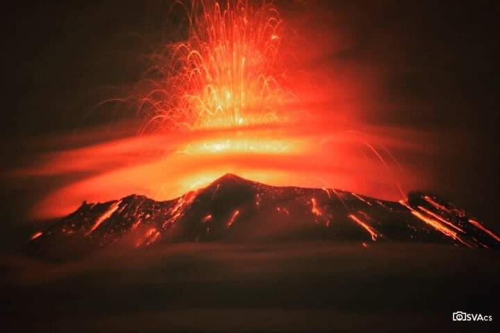 Profesionales y amateurs fotografiaron el volcán Popocatépetl y la ceniza que ha caído en Puebla #regionmx