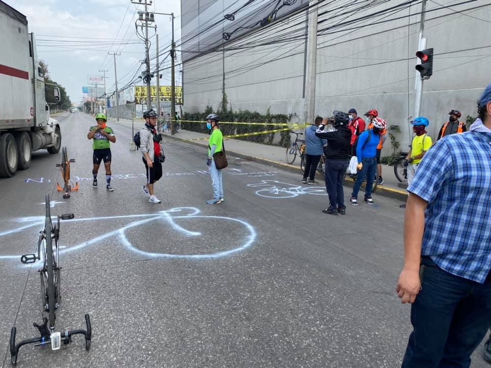 Ciclistas cierran López Portillo por atropellamiento #regionmx