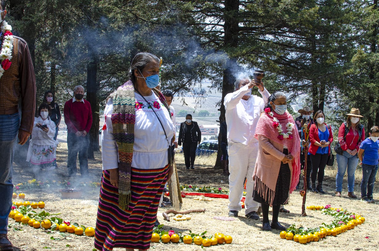 Toluca mantiene vivas sus tradiciones; se realiza Ceremonia del Fuego Nuevo #regionmx