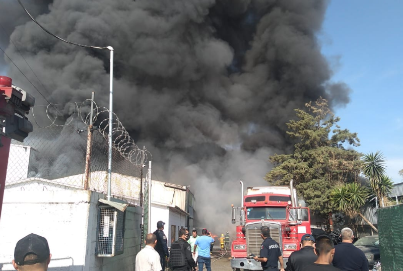 Se incendió fábrica en Tultitlán #regionmx