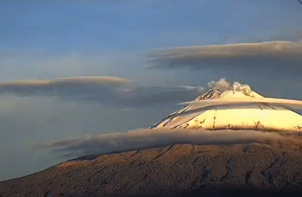 Nube "abraza" al Popocatépetl, sacando al fotógrafo que varios llevan dentro #regionmx