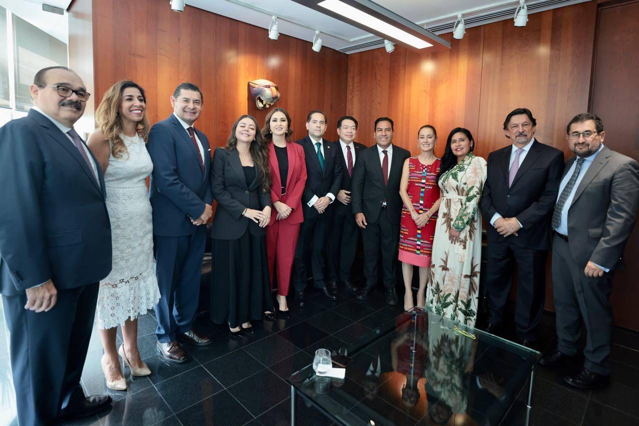 Claudia Sheinbaum se reúne  con senadores de Morena,  PT, PVEM y PES #regionmx