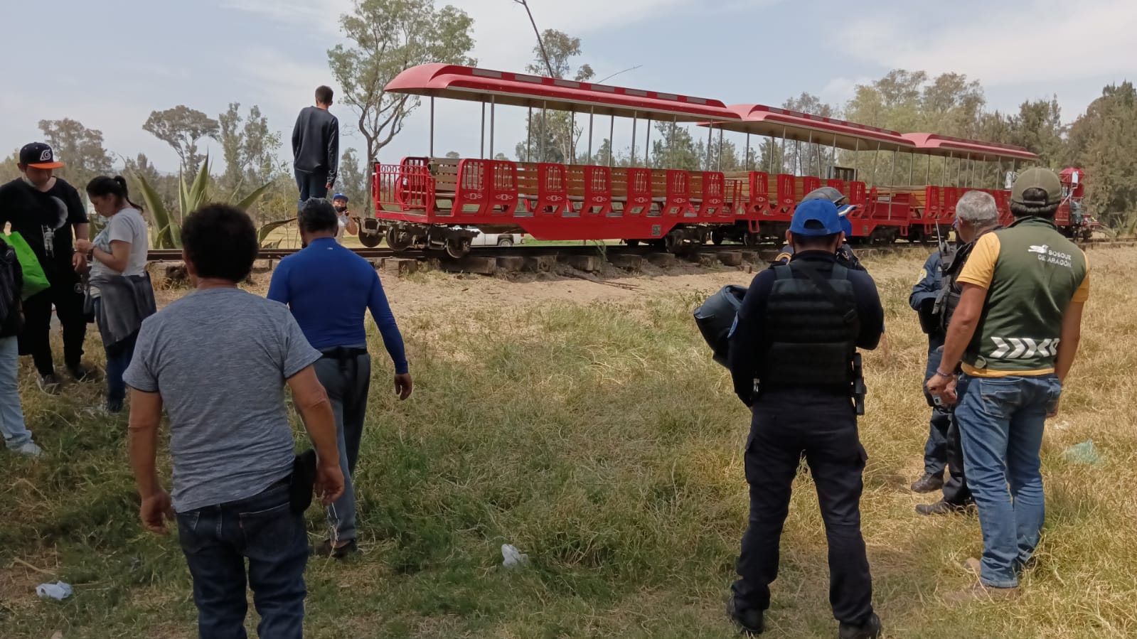 Se descarrilla trenecito de Bosques de Aragón dejando lesionados