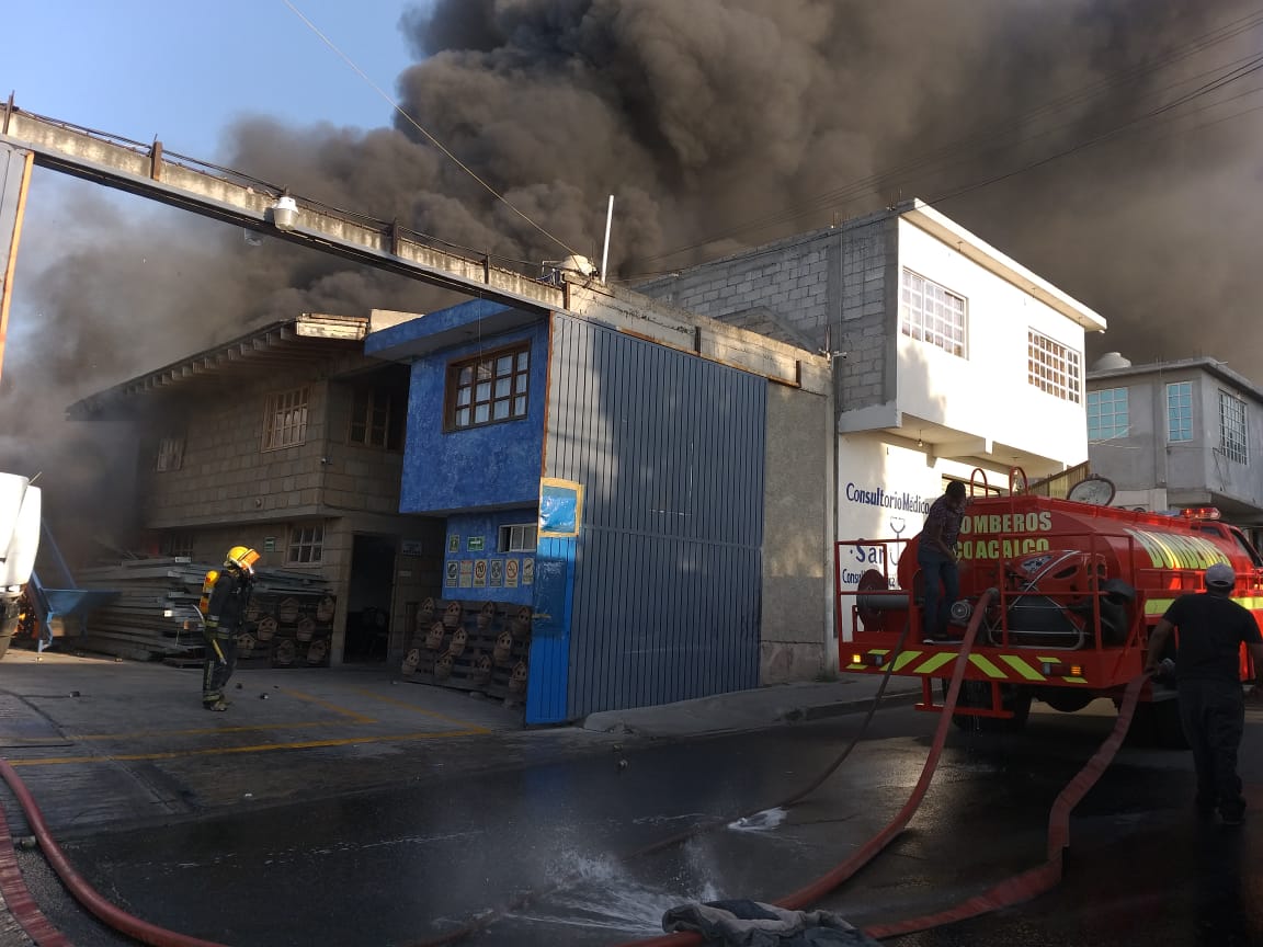 Nueve lesionados tras incendio en bodega en Coacalco #regionmx