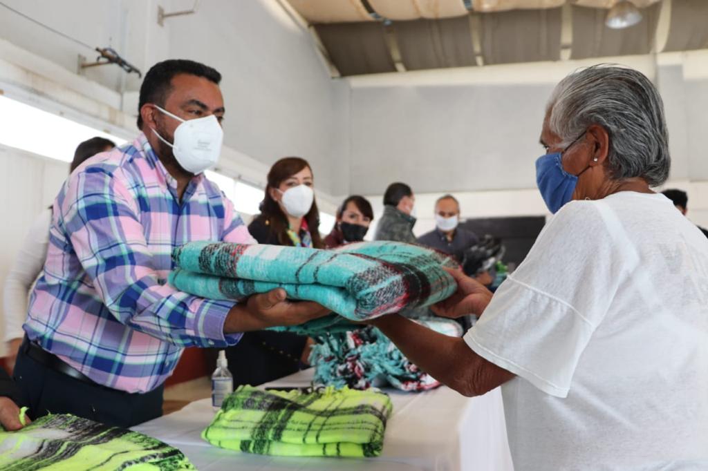 Inicia entrega de cobijas a familias coacalquenses #regionmx