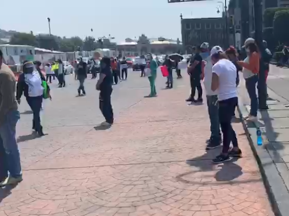 Maestros mexiquenses reciben la celebración por su labor con tijeretazo en bono #regionmx
