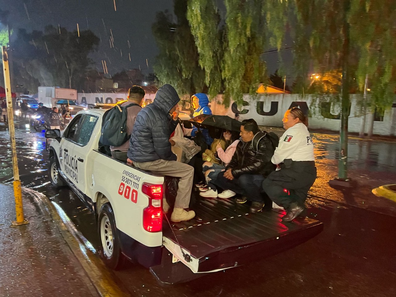 Personal de Cuautitlán Izcalli brindó atención a afectados durante lluvia #regionmx