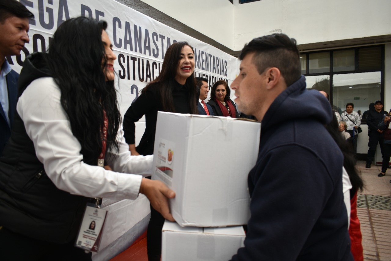Entrega Paty Durán canastas alimentarias a 4 mil naucalpenses #regionmx