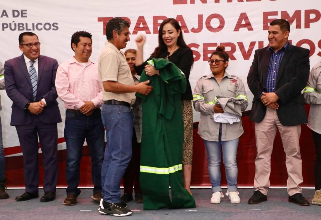 Más de mil empleados municipales de Servicios Públicos recibieron uniformes nuevos #regionmx