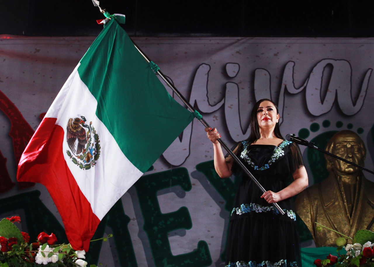 Rinde Patricia Durán homenaje a personal médico durante Grito de Independencia #regionmx