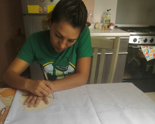 Servidores públicos de Naucalpan elaboran 50 mil cubrebocas para donación #regionmx
