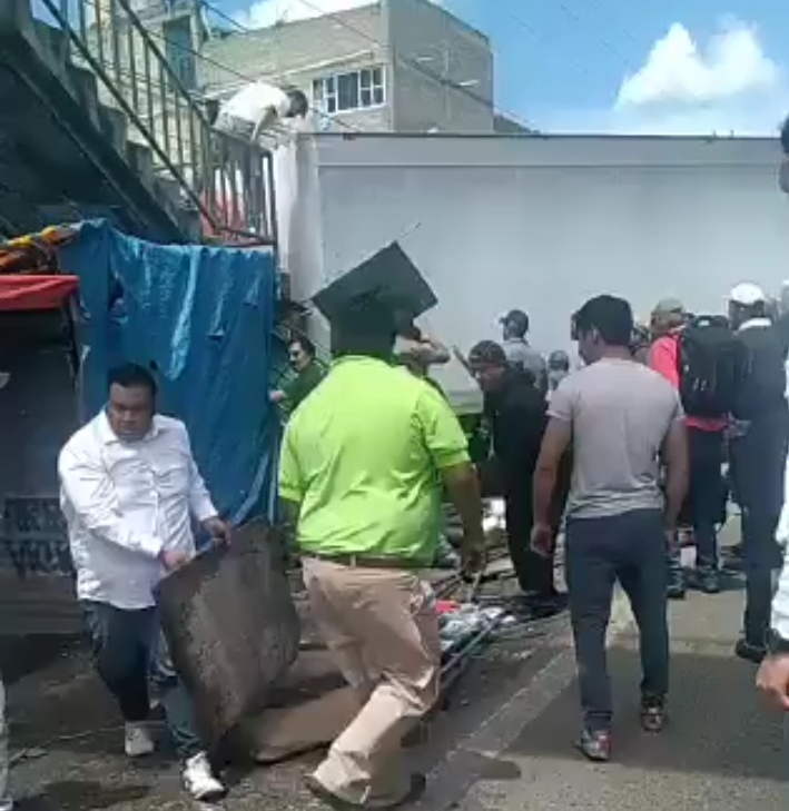 Tráiler embiste a personas en la Toluca-Naucalpan #regionmx 