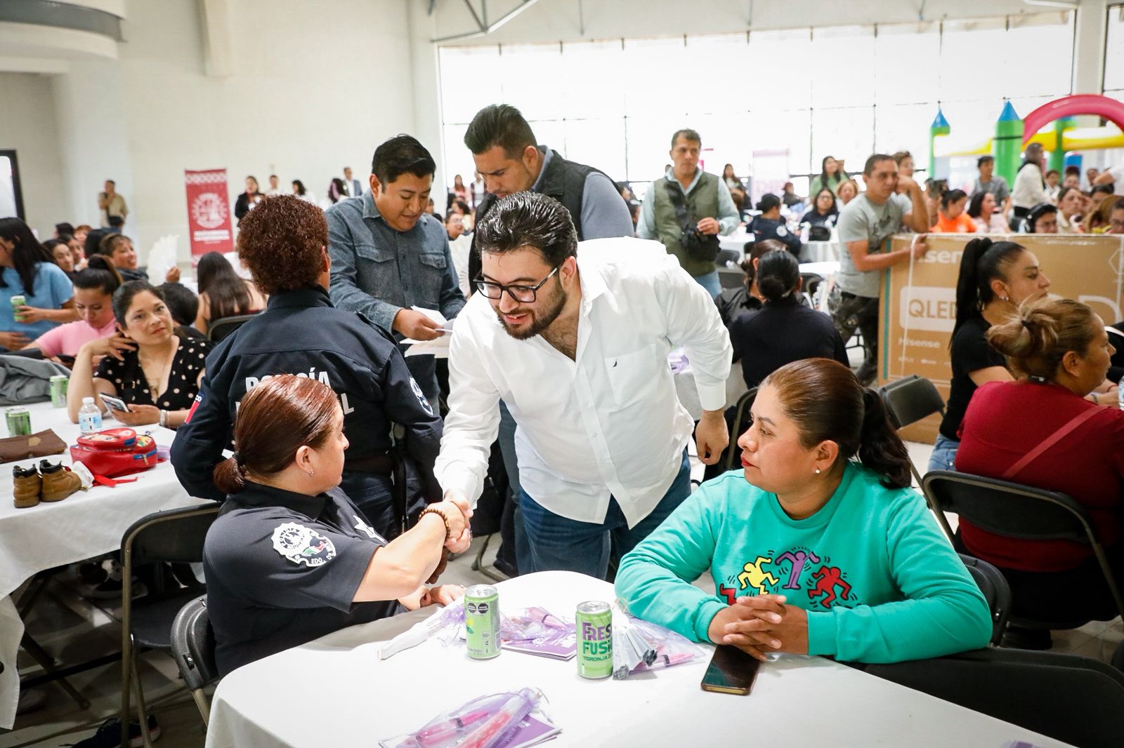 Isaac Montoya reconoce a madres y a docentes en su día  #regionmx