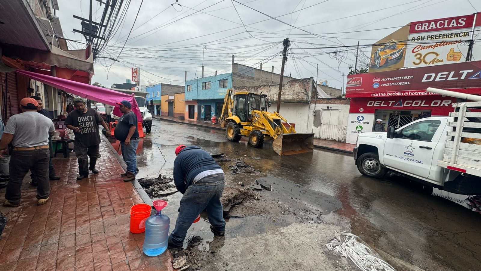 Se rompe tubería en la colonia Ahuizotla #regionmx