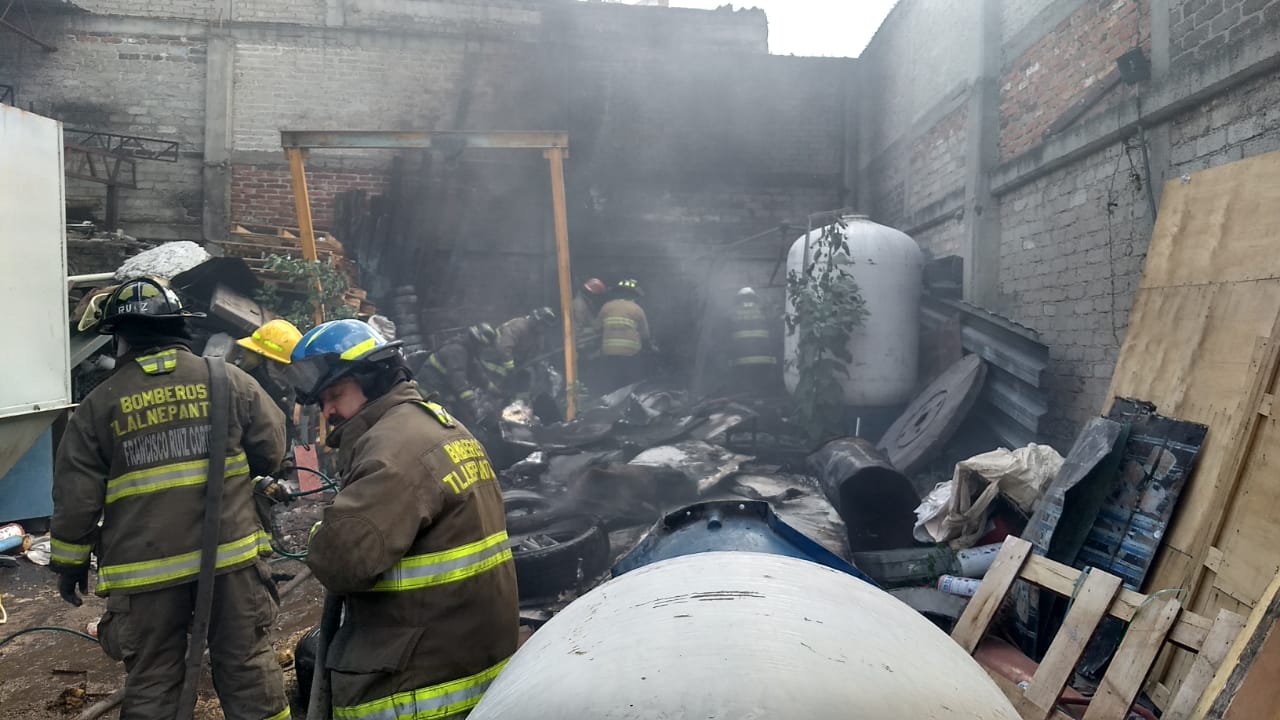 Se incendió empresa de chatarra en San Juan Ixtacala #regionmx