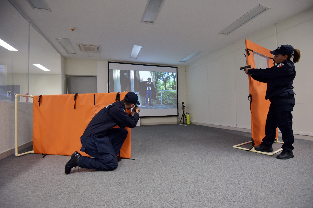 Policías de Tlalnepantla practican su puntería con módulo virtual #regionmx