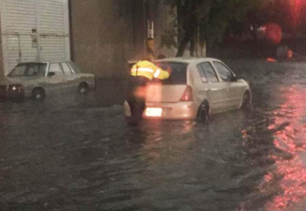 Tlalnepantla registró diversos encharcamientos por fuerte lluvia con granizo #regionmx