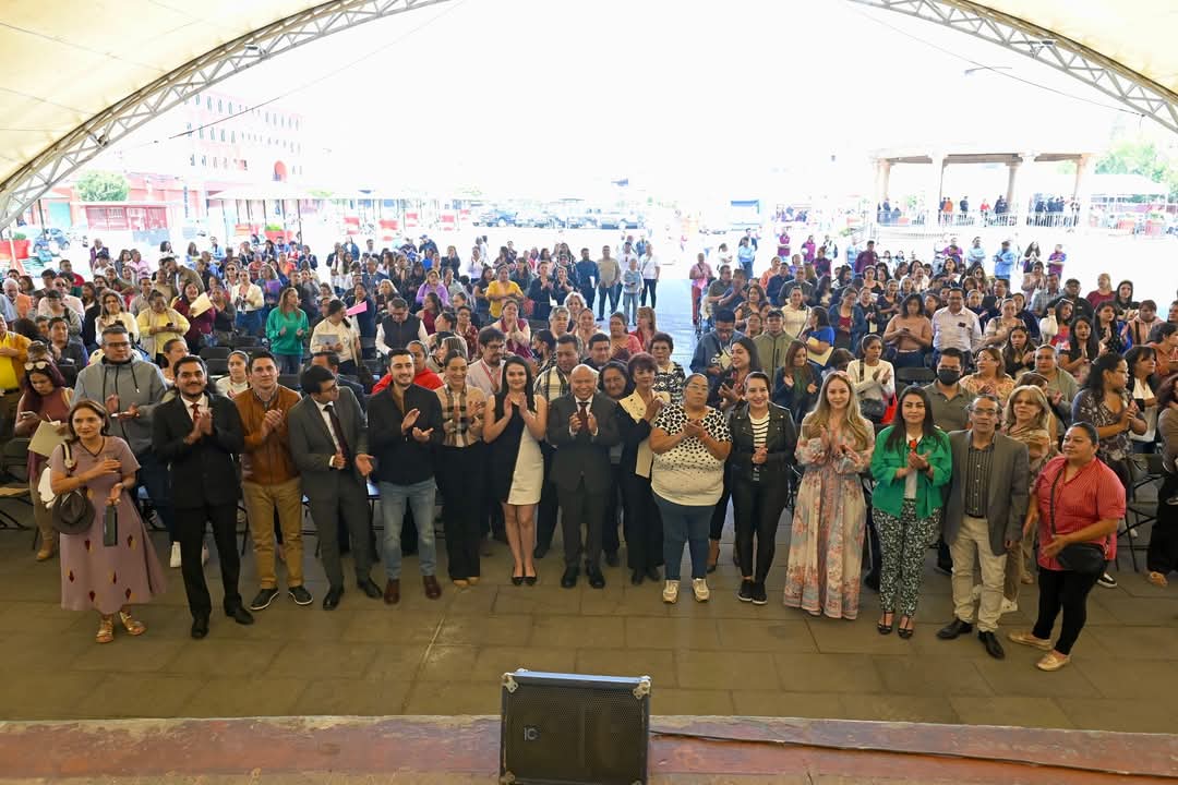Beneficia Raciel Pérez Cruz a 220 escuelas con apoyos económicos para aseo y mantenimiento #regionmx