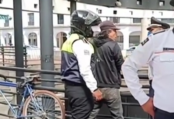 Sujeto golpea a empleada de cibercafé en Toluca #regionmx 