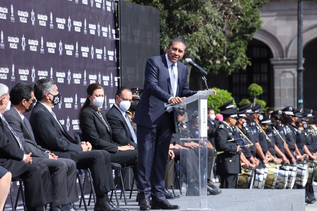 Toluca, ahora cuenta con 1900 policías, de los 700 que habían dejado #regionmx