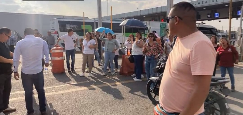 Alcalde de Teoloyucan lidera manifestación en la caseta de Tepotzotlán #regionmx
