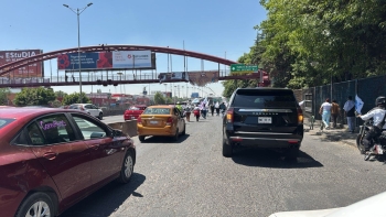 Manifestantes bloquean Periférico Norte #regionmx